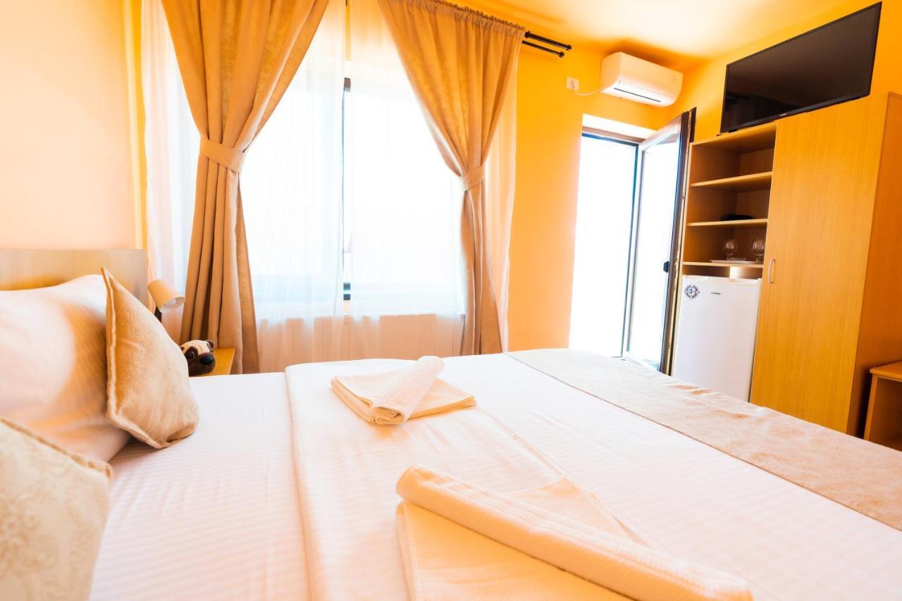 Kys House Hotel Techirghiol Bagian luar foto